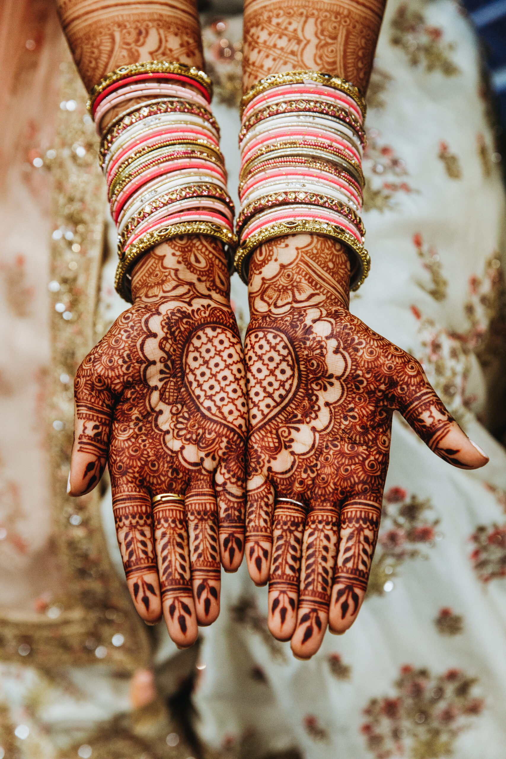 organic henna handImmerse yourself in the richness of organic henna powder, specially formulated for intricate hand designs. Achieve vibrant and long-lasting Mehndi patterns with our premium-quality henna. 🌿 organic henna handmade